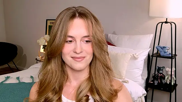 RozzitaBedberry online show from 09-18-25, 01:03