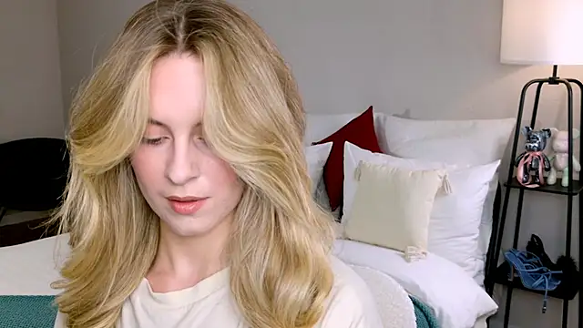 RozzitaBedberry online show from 11-04-25, 02:21