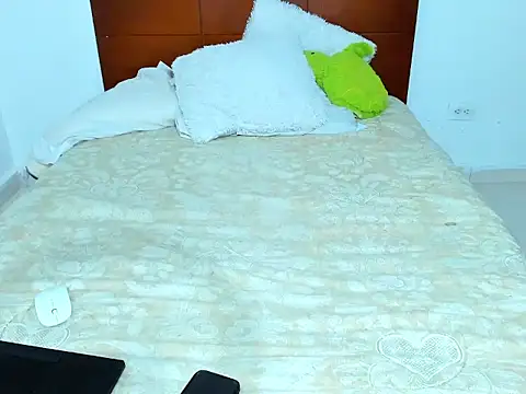 Snapshot of Chandler_ken chatting on 04-11-26, 04:20 Chandler ken online show from 04-11-26, 04:20