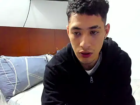 Snapshot of Chandler_ken chatting on 11-22-25, 01:04 Chandler ken online show from 11-22-25, 01:04