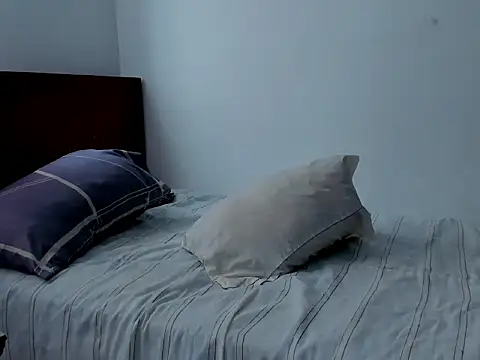 Snapshot of Chandler_ken chatting on 12-16-25, 01:04 Chandler ken online show from 12-16-25, 01:04