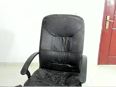 Snapshot of Chandler_ken chatting on 12-03-25, 01:39 Chandler ken online show from 12-03-25, 01:39