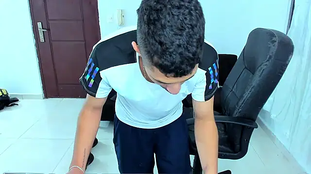 Snapshot of Chandler_ken chatting on 02-17-26, 01:03 Chandler ken online show from 02-17-26, 01:03