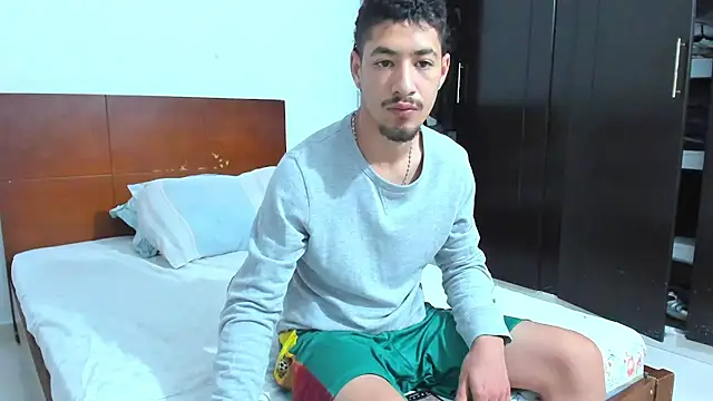 Snapshot of Chandler_ken chatting on 02-10-26, 10:14 Chandler ken online show from 02-10-26, 10:14