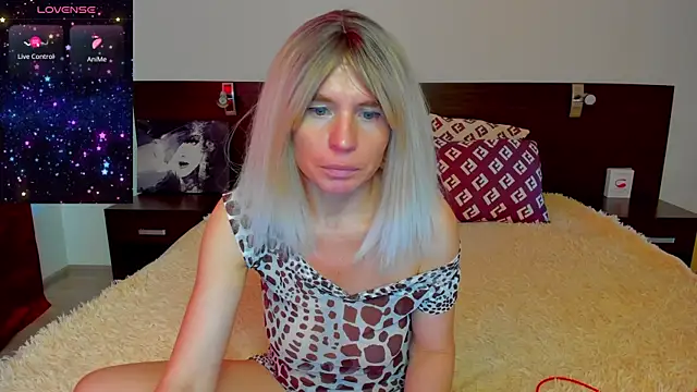 Hanna Becrett17 online show from 03-07-25, 10:02