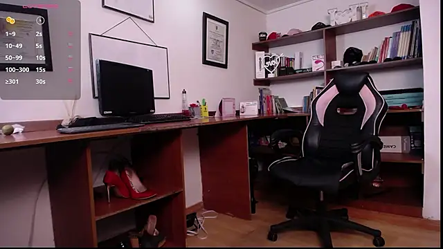 Snapshot of LiaTaylorr chatting on 03-11-26, 12:32 LiaTaylorr online show from 03-11-26, 12:32