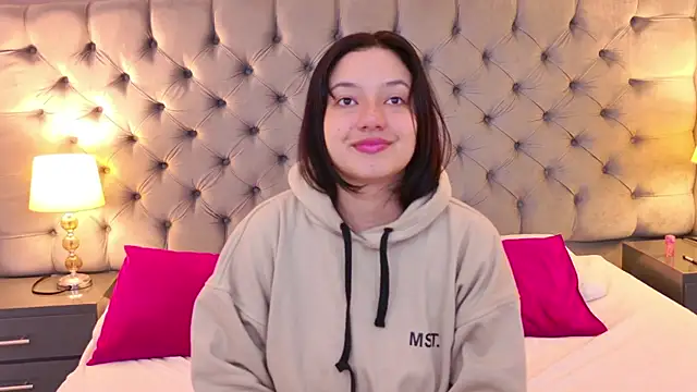 SamantaG online show from 03-24-26, 01:11