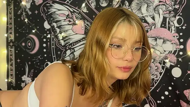 Snapshot of ari_kat chatting on 06-12-26, 02:42 ari kat online show from 06-12-26, 02:42