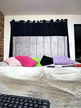 valenthottie online show from 11-29-25, 12:11