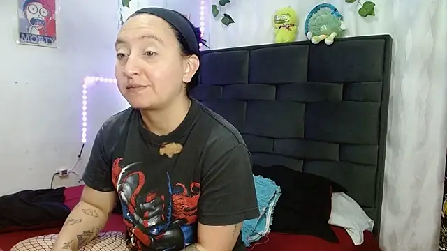 the lesbian game online show from 03-11-26, 06:35