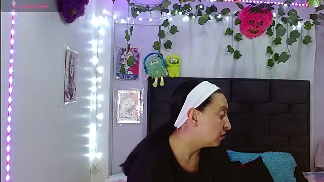 the lesbian game online show from 04-28-26, 07:18