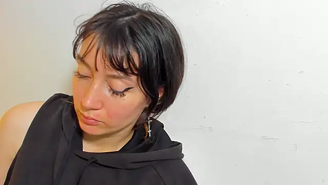 lizzy davis 1 online show from 04-15-26, 03:34