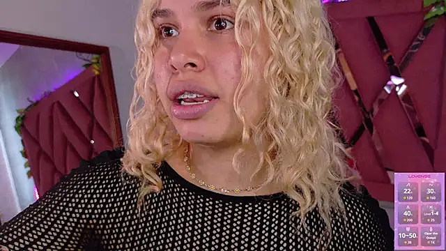 Haelycute online show from 11-26-25, 11:43