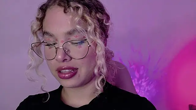 Haelycute online show from 06-25-26, 05:12