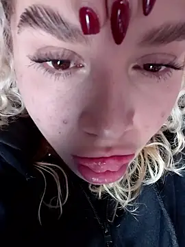 Haelycute online show from 04-16-26, 06:52