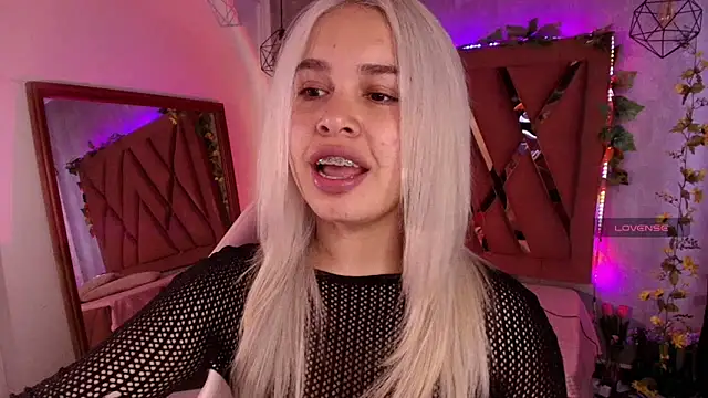 Haelycute online show from 09-10-25, 11:53