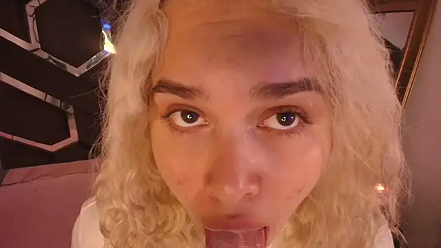 Haelycute online show from 10-05-25, 12:51