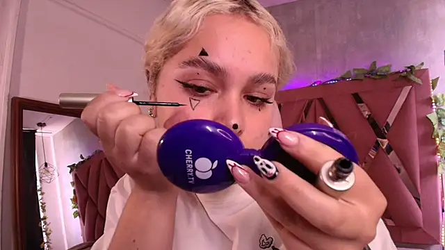 Haelycute online show from 10-06-25, 01:01