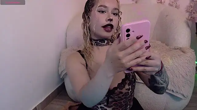 Snapshot of Haelycute chatting on 04-26-26, 11:29 Haelycute online show from 04-26-26, 11:29