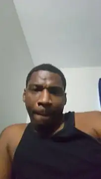 Snapshot of 007Giovani chatting on 05-17-26, 11:49 007Giovani online show from 05-17-26, 11:49