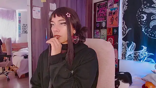 melissahowl online show from 11-05-25, 06:11