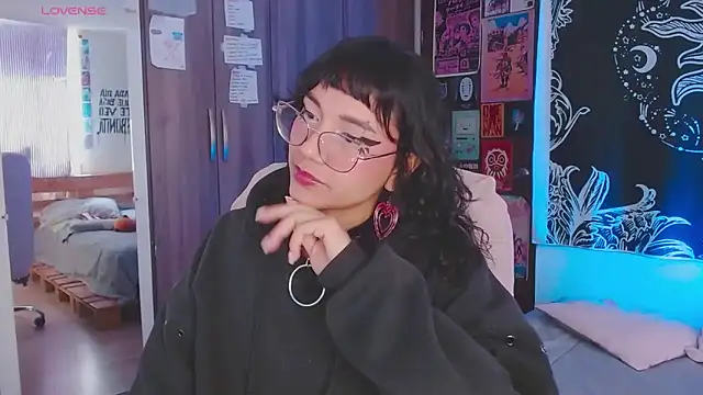 melissahowl online show from 11-06-25, 04:22