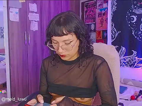 melissahowl online show from 11-13-25, 04:00