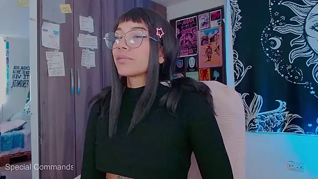 melissahowl online show from 10-10-25, 01:23