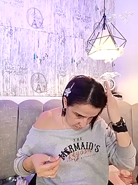 IsisBlake online show from 11-24-25, 06:41