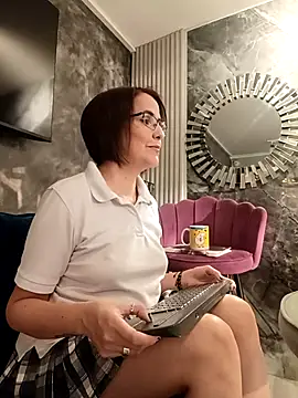 IsisBlake online show from 09-26-25, 05:31