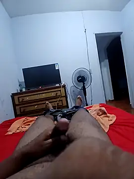 Snapshot of morenogts69 chatting on 02-01-25, 01:44 morenogts69 online show from 02-01-25, 01:44