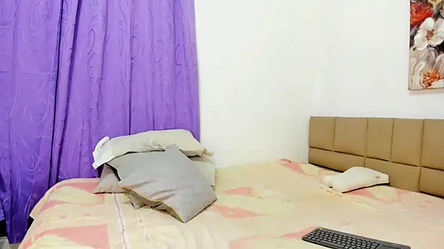 lilybaudyn  online show from 11-17-25, 05:39