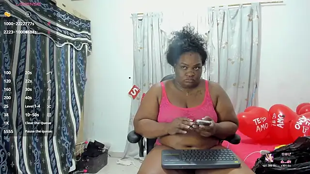 Snapshot of lilybaudyn_ chatting on 02-16-26, 05:00 lilybaudyn online show from 02-16-26, 05:00