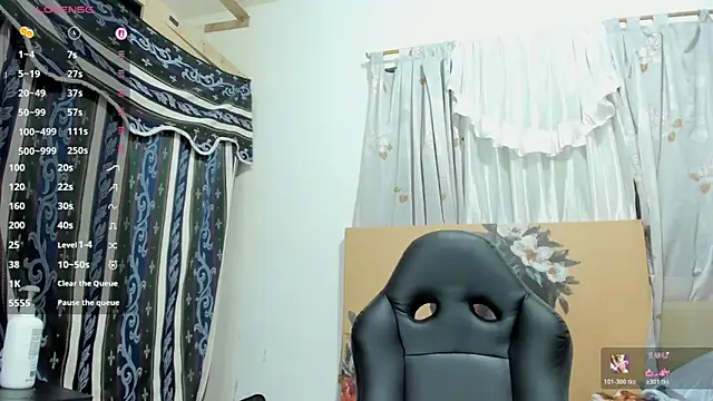 Snapshot of lilybaudyn_ chatting on 02-24-26, 05:03 lilybaudyn online show from 02-24-26, 05:03