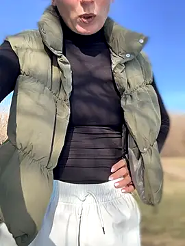 Snapshot of Crazy-Rosa chatting on 11-11-25, 07:58 Crazy-Rosa online show from 11-11-25, 07:58