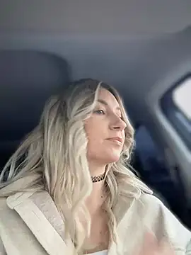 Snapshot of Crazy-Rosa chatting on 02-21-26, 06:15 Crazy-Rosa online show from 02-21-26, 06:15