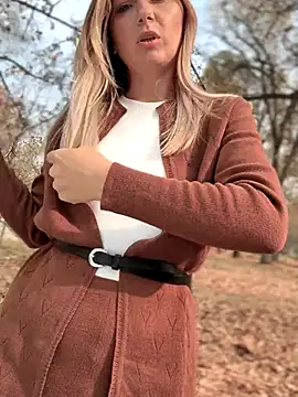 Crazy-Rosa online show from 10-28-25, 08:24