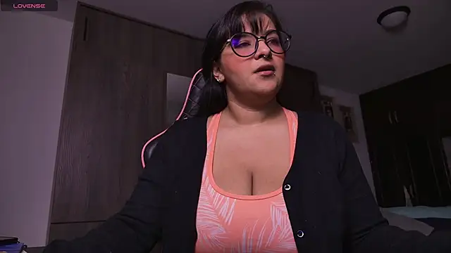 Snapshot of Steph_moon_ chatting on 09-11-25, 10:32 Steph moon  online show from 09-11-25, 10:32