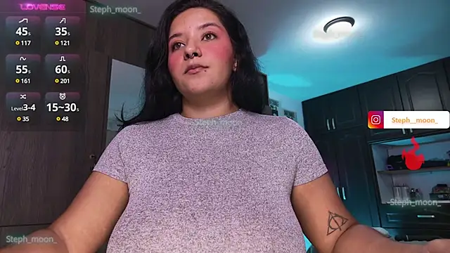 Snapshot of Steph_moon_ chatting on 03-06-25, 11:09 Steph moon  online show from 03-06-25, 11:09