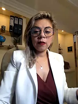 Snapshot of Cata_Office-12 chatting on 02-15-25, 02:33 Cata Office-12 online show from 02-15-25, 02:33