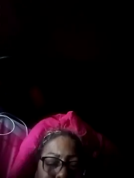 Snapshot of Afroditabichota chatting on 10-02-25, 01:36 Afroditabichota online show from 10-02-25, 01:36