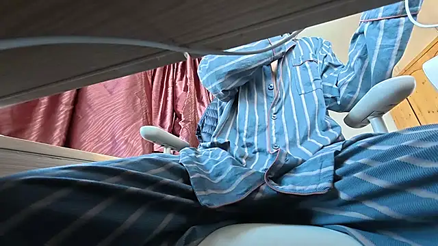 YunheLEE online show from 12-19-25, 08:17