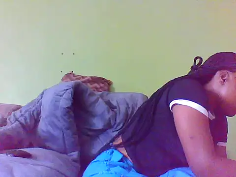 Snapshot of EBONYVANILLA02 chatting on 10-17-25, 06:39 EBONYVANILLA02 online show from 10-17-25, 06:39