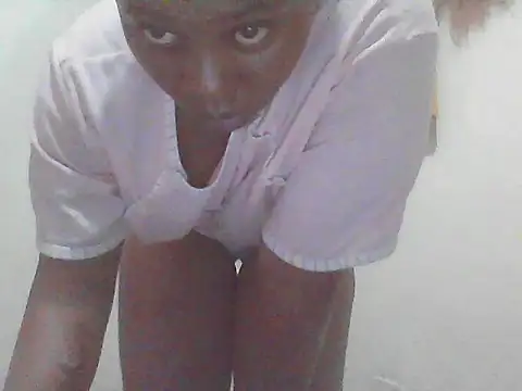 Snapshot of EBONYVANILLA02 chatting on 05-26-26, 06:44 EBONYVANILLA02 online show from 05-26-26, 06:44