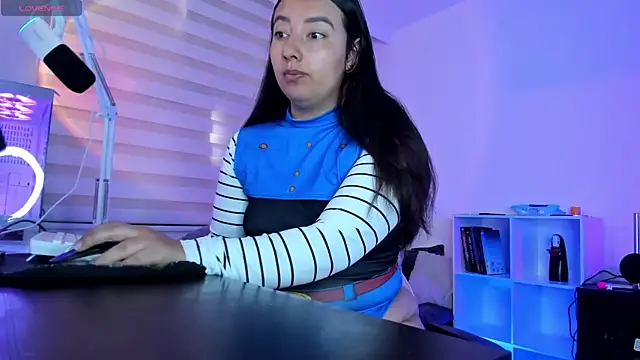 Snapshot of Gaby_Miller22 chatting on 10-21-25, 03:33 Gaby Miller22 online show from 10-21-25, 03:33