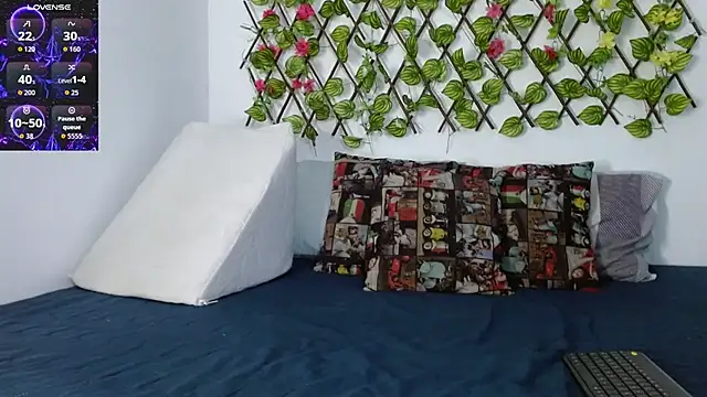 Snapshot of ValeryThunder chatting on 11-26-25, 10:37 ValeryThunder online show from 11-26-25, 10:37