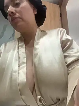 valery mora online show from 07-18-26, 07:44