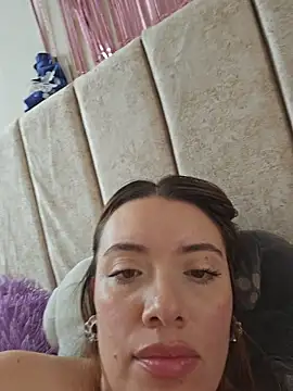 valery mora online show from 11-12-25, 04:11