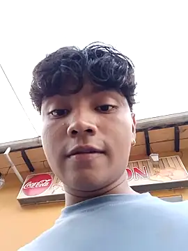 Snapshot of _Ottis_ chatting on 03-01-25, 04:54 Ottis online show from 03-01-25, 04:54