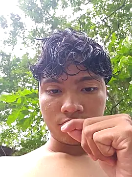 Snapshot of _Ottis_ chatting on 03-08-25, 04:17 Ottis online show from 03-08-25, 04:17